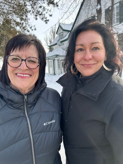 Odile Roy, mairesse, accompagn&eacute;e de Marie-Laurence Giroux,&nbsp;pr&eacute;sidente de Faucus